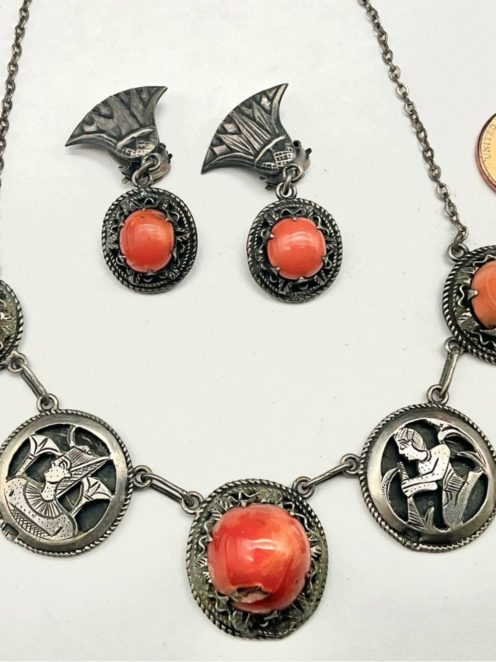 Vintage Egyptian Revival
Necklace & Earring Set. 900
Silver & Carnelian Agate